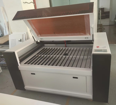 Maszyna laserowa Co2 o dużej prędkości 0-1000 mm / S Maszyna do cięcia laserem Co2 do grawerowania